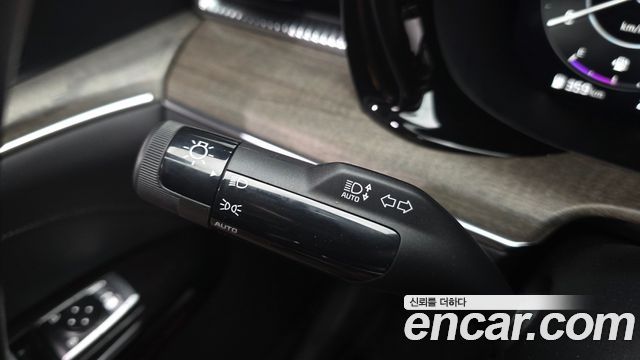 Kia K5 2022 — photo 28