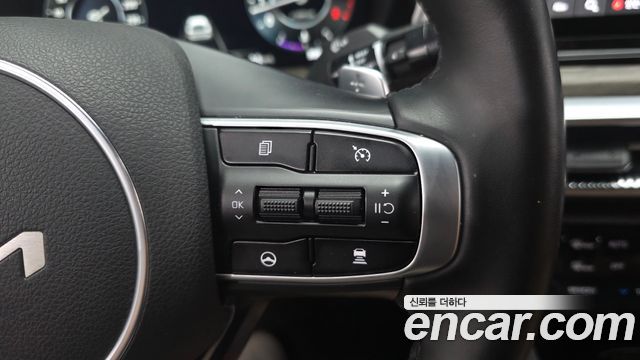 Kia K5 2022 — photo 31
