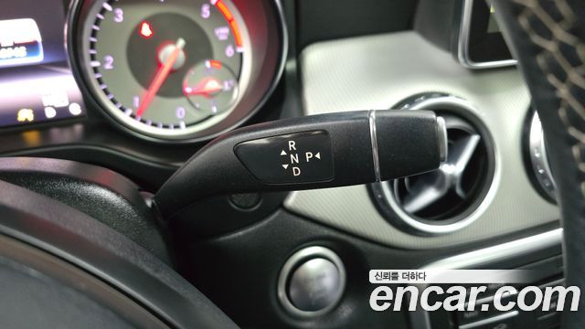 Mercedes-Benz GLA-Class 2016 — photo 9