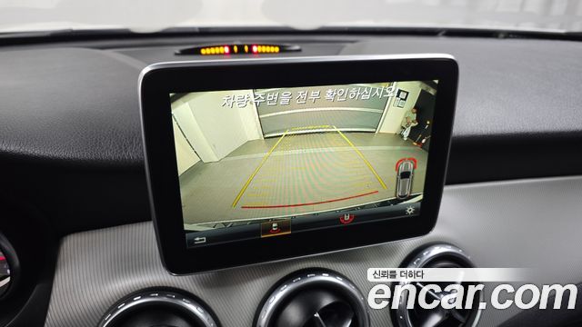 Mercedes-Benz GLA-Class 2016 — photo 16