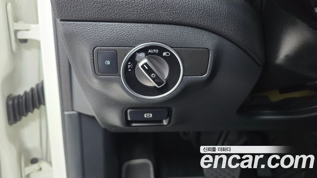Mercedes-Benz GLA-Class 2016 — photo 18