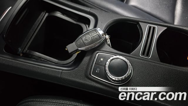 Mercedes-Benz GLA-Class 2016 — photo 19