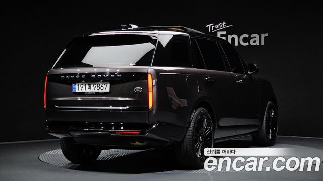 Land Rover Range Rover 2023 — photo 2