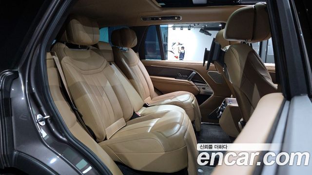 Land Rover Range Rover 2023 — photo 11