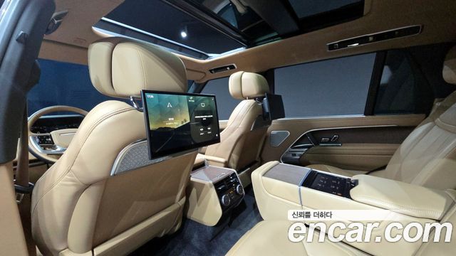 Land Rover Range Rover 2023 — photo 12