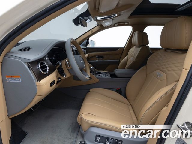 Bentley Bentayga 2025 — photo 10