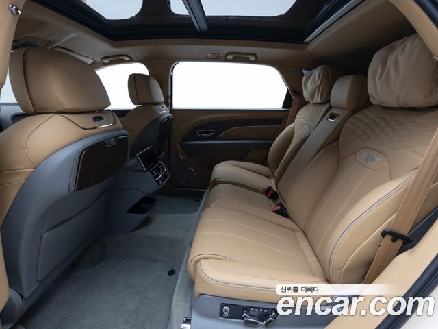 Bentley Bentayga 2025 — photo 12
