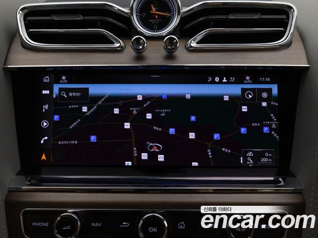 Bentley Bentayga 2025 — photo 18