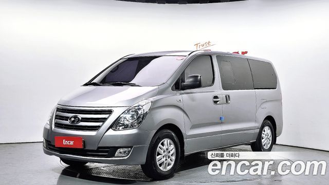 Hyundai Starex 2017 — photo 1