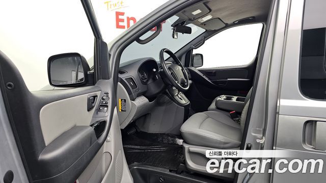 Hyundai Starex 2017 — photo 10