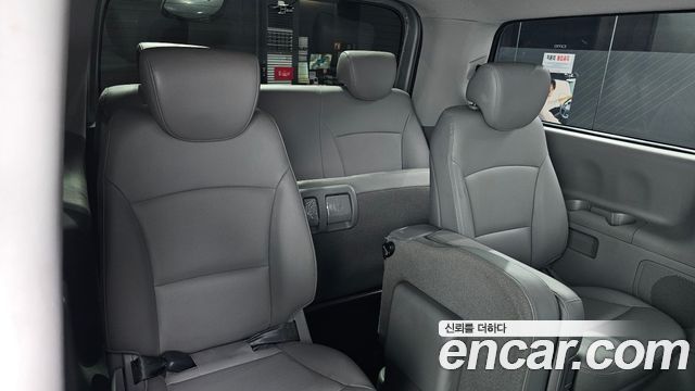 Hyundai Starex 2017 — photo 11