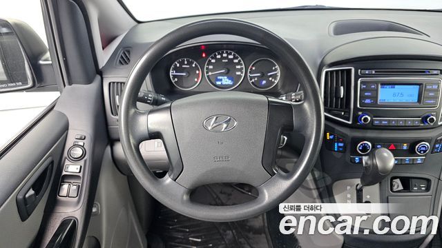 Hyundai Starex 2017 — photo 15