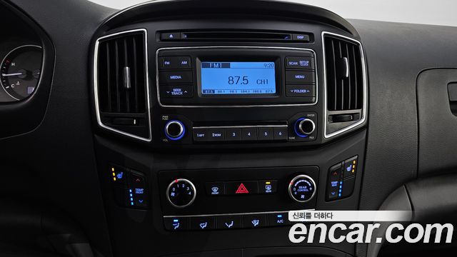 Hyundai Starex 2017 — photo 16