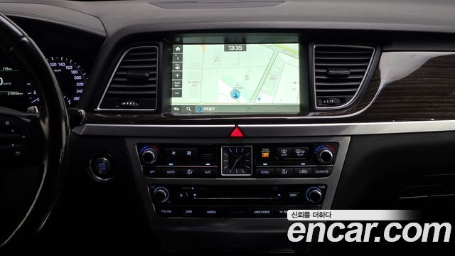 Genesis G80 2017 — photo 14