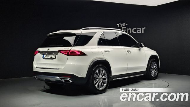 Mercedes-Benz GLE-Class 2022 — photo 2