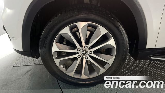 Mercedes-Benz GLE-Class 2022 — photo 5