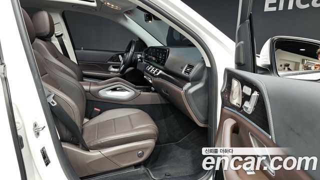 Mercedes-Benz GLE-Class 2022 — photo 11