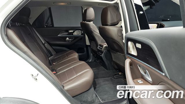 Mercedes-Benz GLE-Class 2022 — photo 12