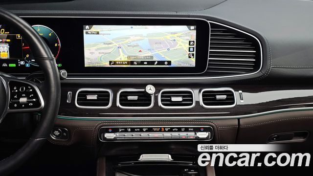 Mercedes-Benz GLE-Class 2022 — photo 15