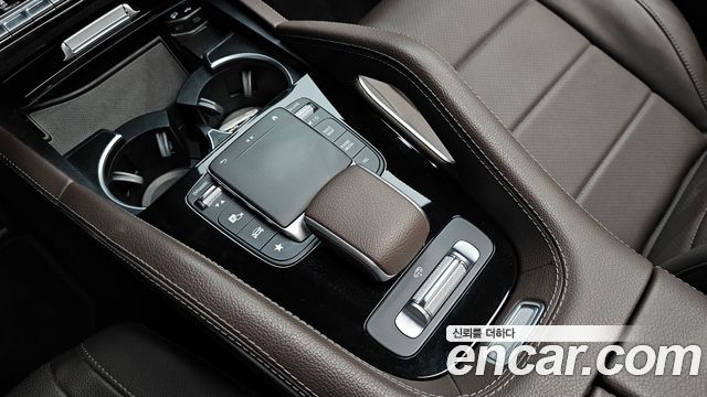 Mercedes-Benz GLE-Class 2022 — photo 17