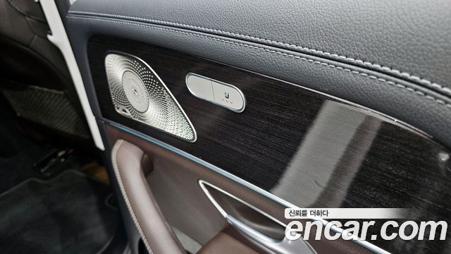 Mercedes-Benz GLE-Class 2022 — photo 19