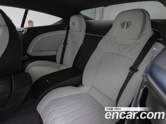 Bentley Continental 2024 — photo 12