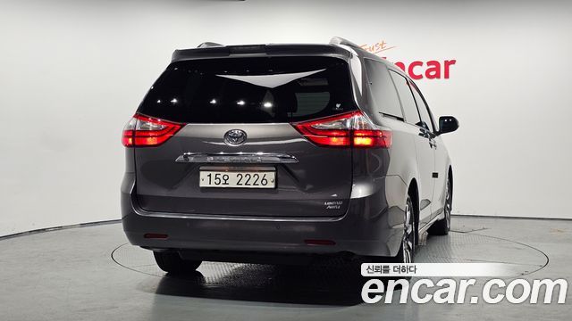 Toyota Sienna 2018 — photo 4