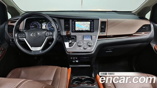 Toyota Sienna 2018 — photo 10