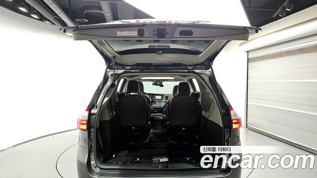 Toyota Sienna 2018 — photo 26
