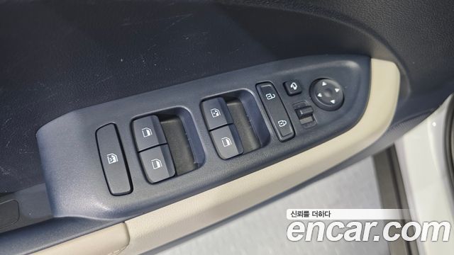 Hyundai Venue 2020 — photo 29