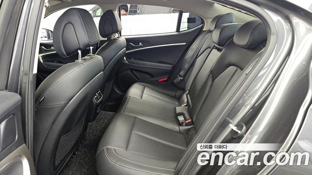 Genesis G70 2021 — photo 16