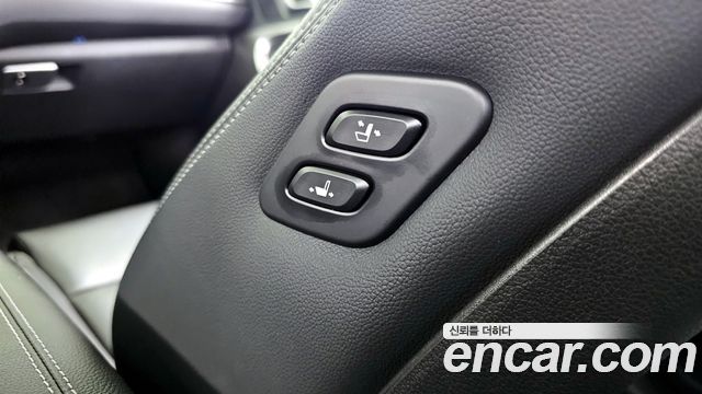 Genesis G70 2021 — photo 37