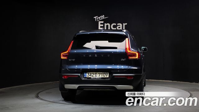 Volvo XC40 2022 — photo 4