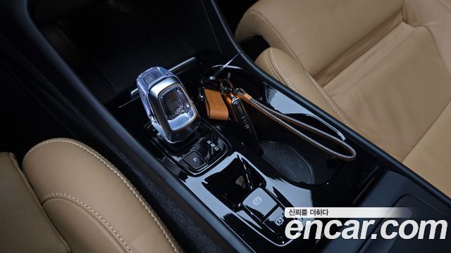 Volvo XC40 2022 — photo 12