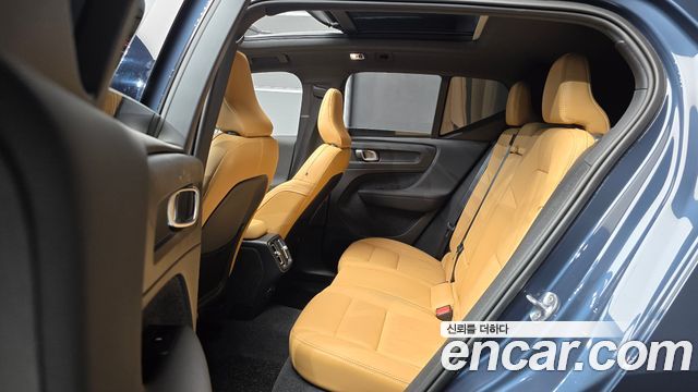 Volvo XC40 2022 — photo 18
