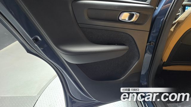 Volvo XC40 2022 — photo 15