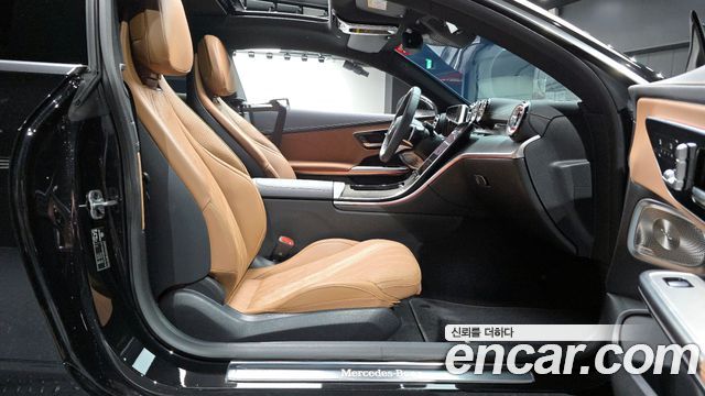 Mercedes-Benz CLE-Class 2025 — photo 16