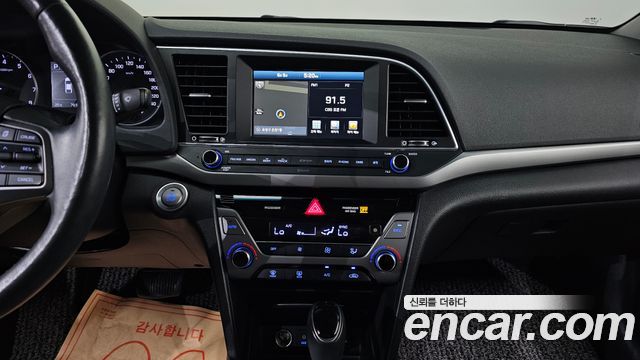 Hyundai AVANTE 2016 — photo 19