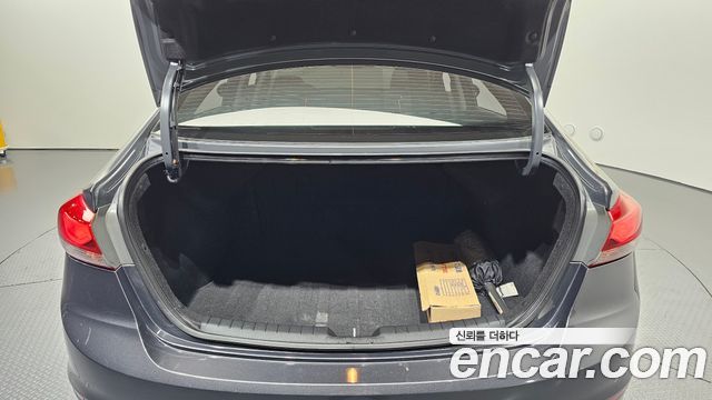 Hyundai AVANTE 2016 — photo 22