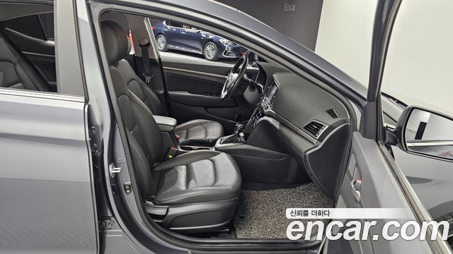 Hyundai AVANTE 2016 — photo 16
