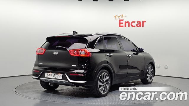 Kia Niro 2017 — photo 2