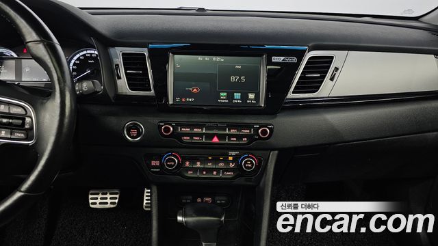 Kia Niro 2017 — photo 16