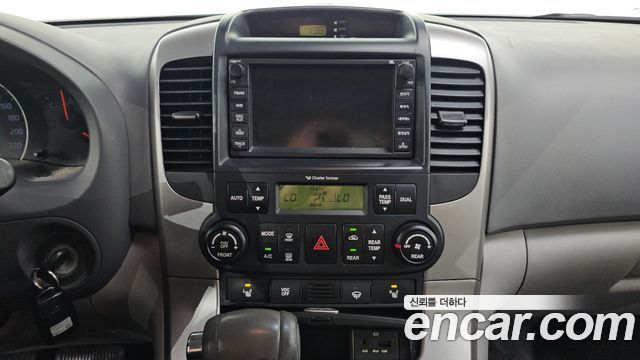 Kia Canival 2012 — photo 12