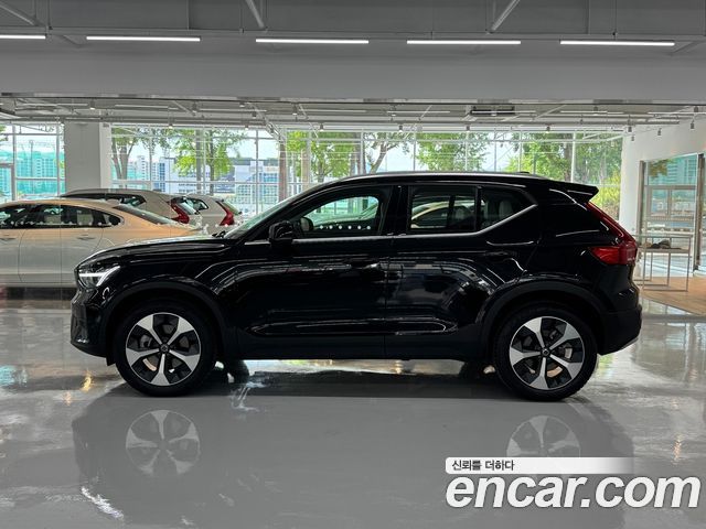 Volvo XC40 2025 — photo 15