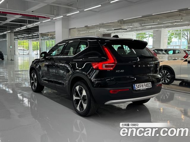 Volvo XC40 2025 — photo 16