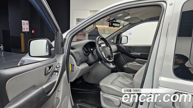 Hyundai Starex 2019 — photo 10