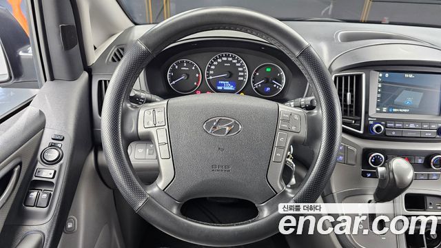 Hyundai Starex 2019 — photo 13