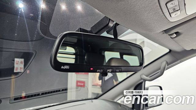 Hyundai Starex 2019 — photo 18