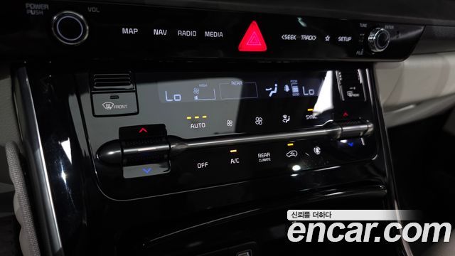 Kia Canival 2021 — photo 22