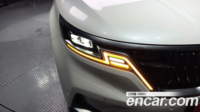 Kia Canival 2021 — photo 8